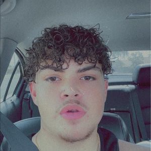 Meet your Posher, Dominic